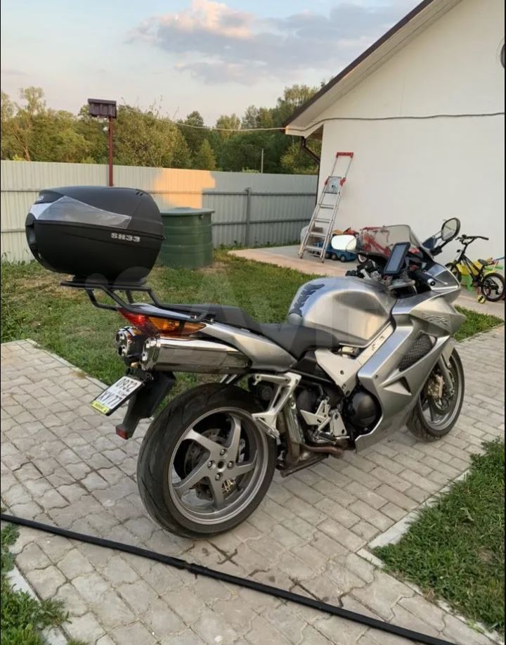 Багажник для мотоцикла Honda VFR800 (RC46)