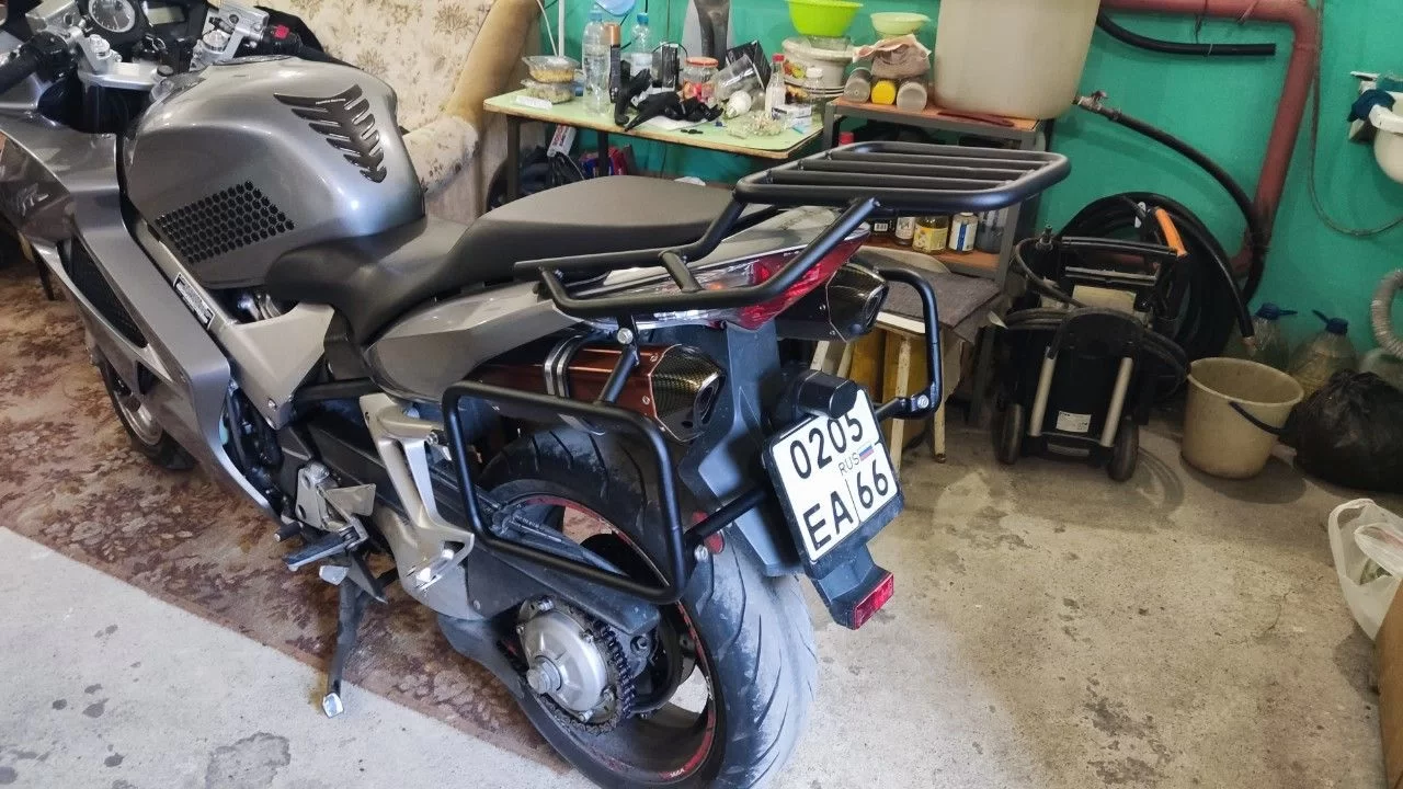 Багажник для мотоцикла Honda VFR800 (RC46)