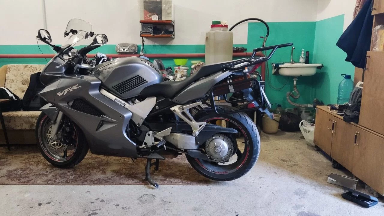 Багажник для мотоцикла Honda VFR800 (RC46)